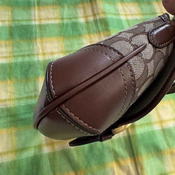 Soho Flap Bag In Regenerative Leather - Picture 6 of 13